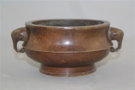 A Chinese bronze two handled censer, Gui, width 15cm